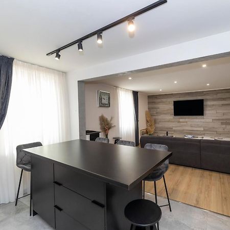 Nikky 2Br Apt. In Old Town Centre Задар Екстериор снимка