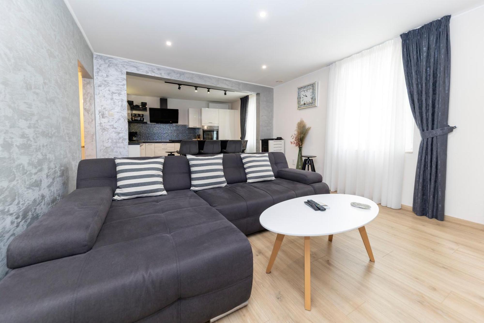 Nikky 2Br Apt. In Old Town Centre Задар Екстериор снимка