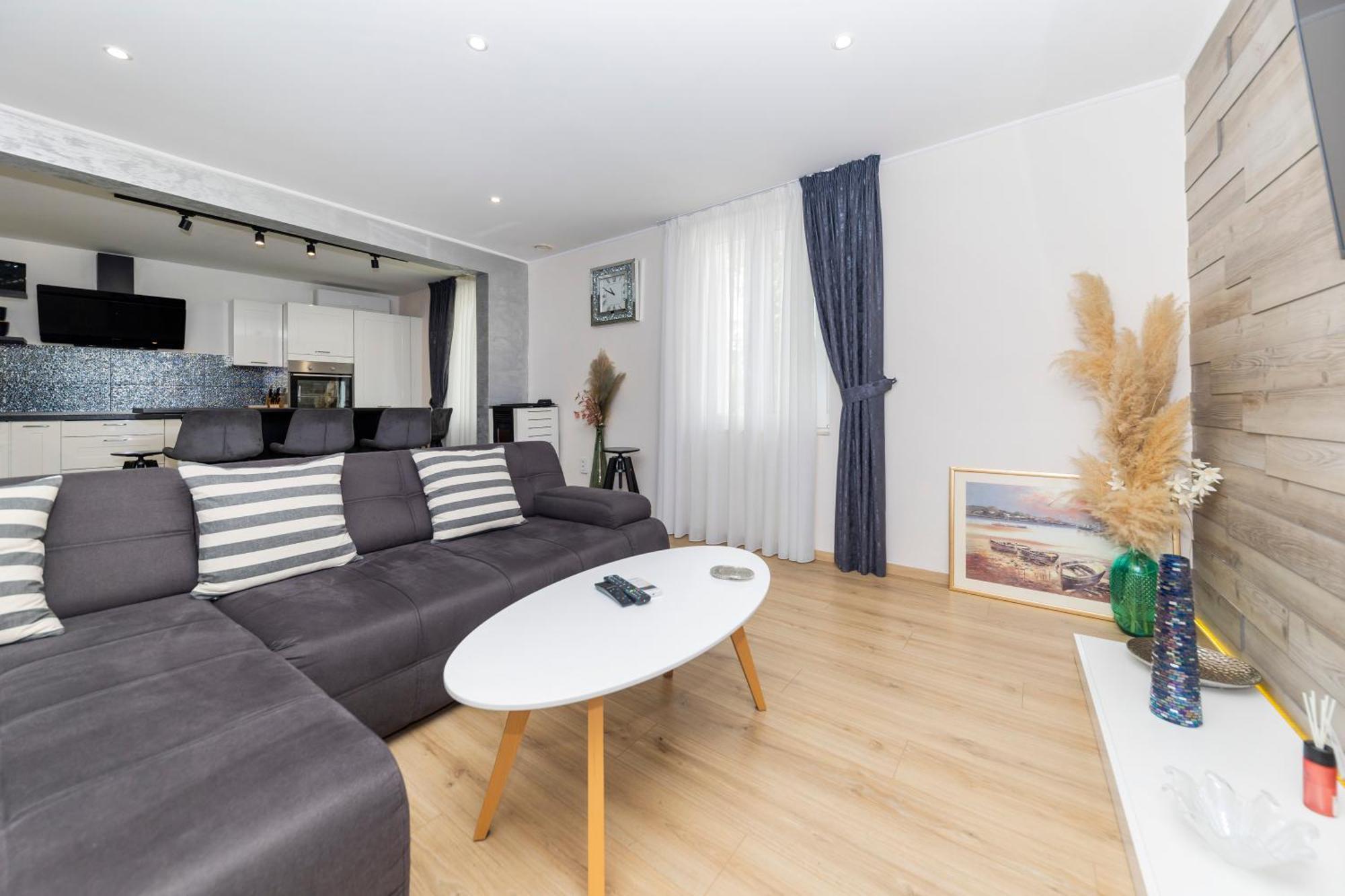 Nikky 2Br Apt. In Old Town Centre Задар Екстериор снимка